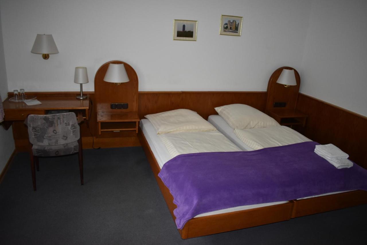 Hotel-Restaurant Theis-Muehle Biersdorf am See ภายนอก รูปภาพ